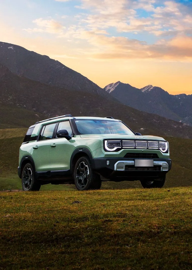 Passenger SUV at altitude, from B&M's light vehicle portfolio